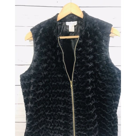 Jordan Vest Womens Sz XL Faux Fur Sleeveless Lined Fall Warm Soft Fashion Black - Picture 4 of 7